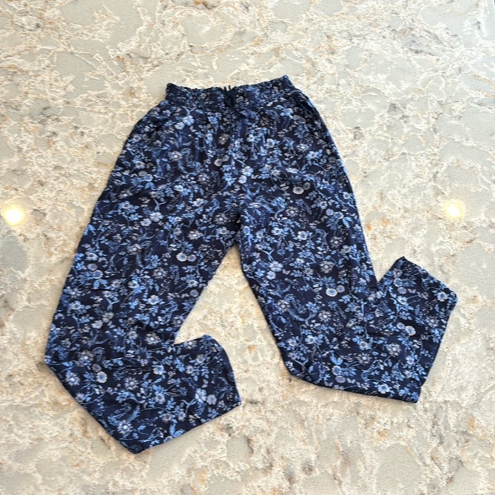 H&M blue floral lounge pants for girls